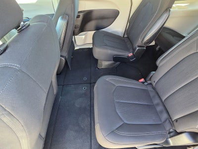 2023 Chrysler Voyager LX FWD