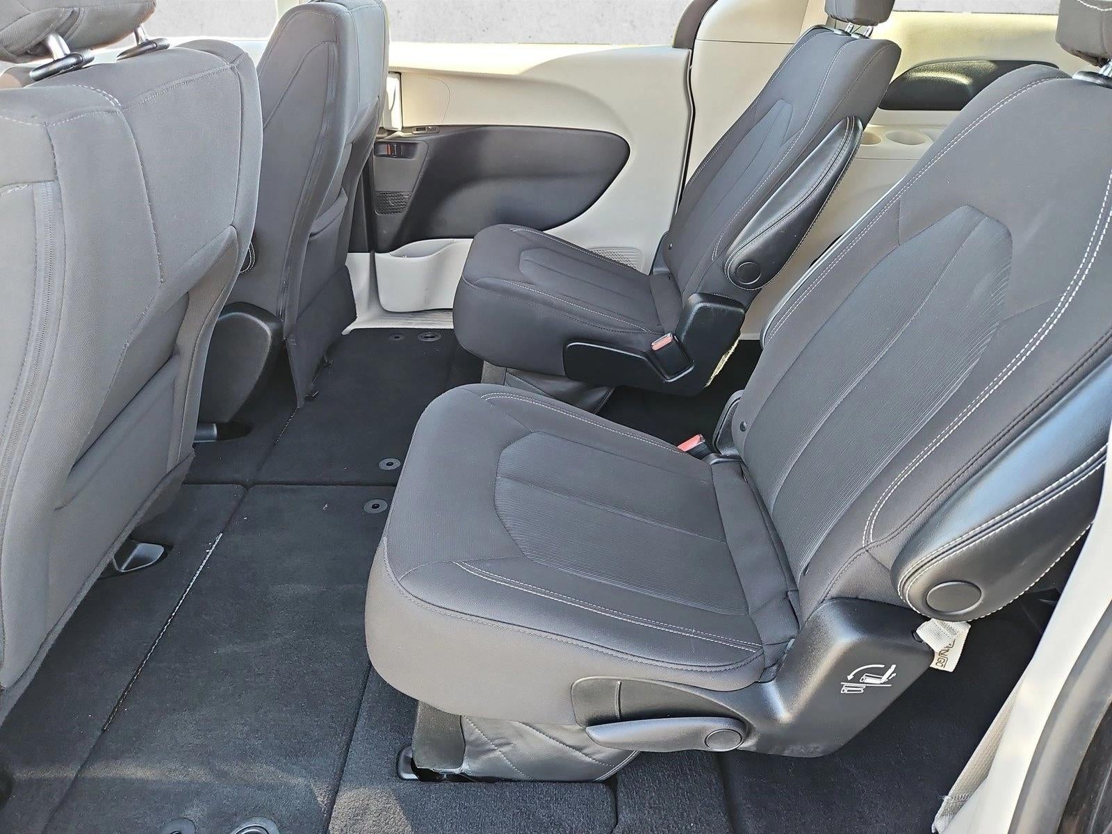 2023 Chrysler Voyager LX FWD