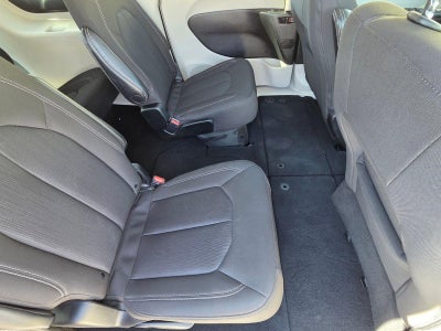 2023 Chrysler Voyager LX FWD