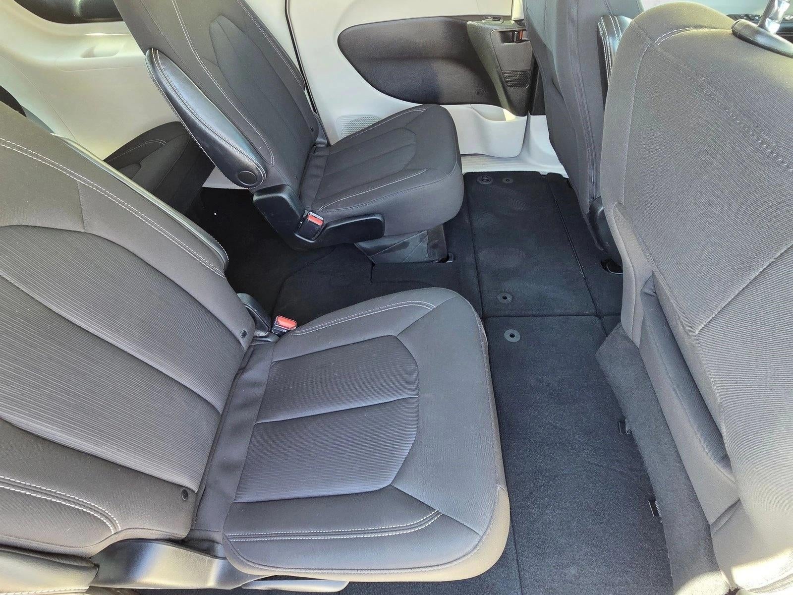 2023 Chrysler Voyager LX FWD