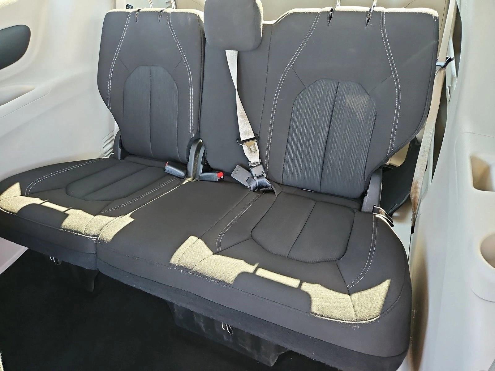 2023 Chrysler Voyager LX FWD