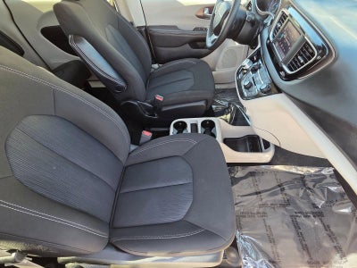2023 Chrysler Voyager LX FWD