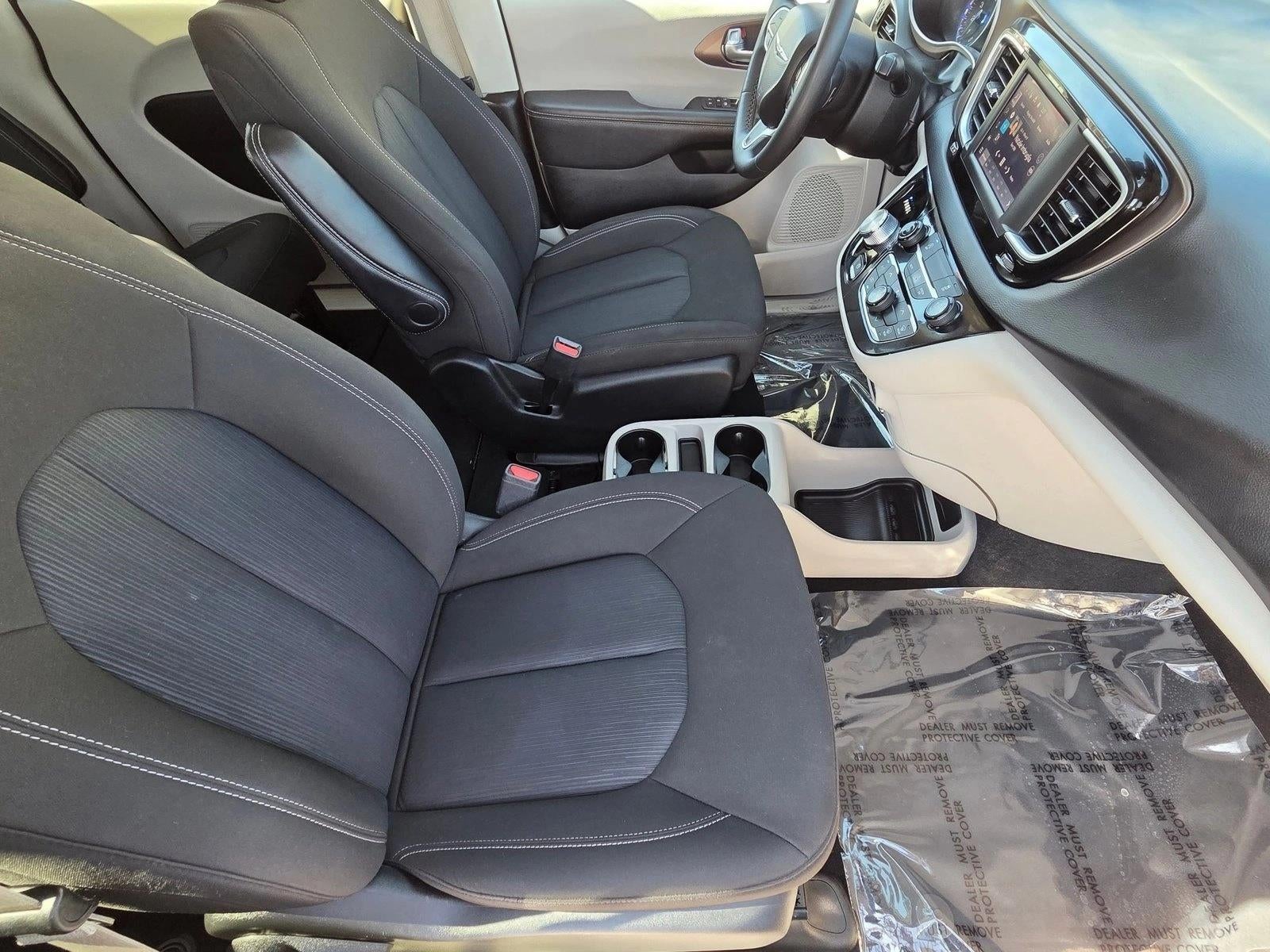 2023 Chrysler Voyager LX FWD