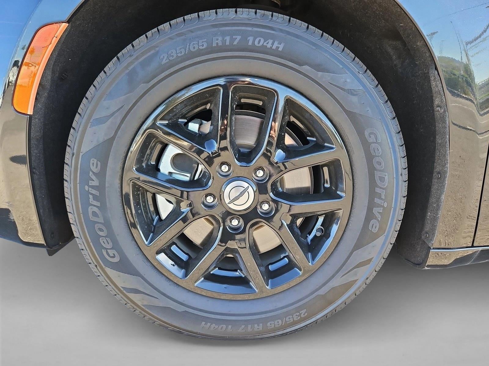 2023 Chrysler Voyager LX FWD