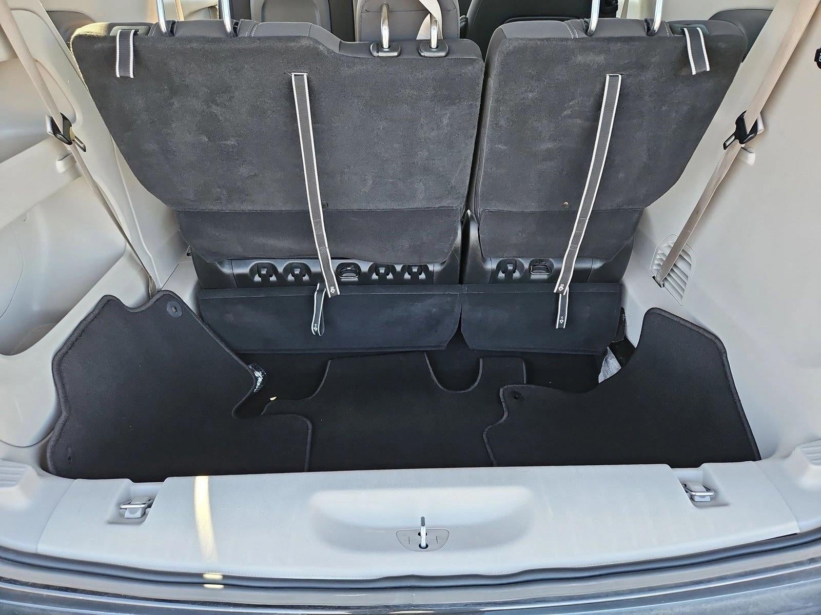 2023 Chrysler Voyager LX FWD