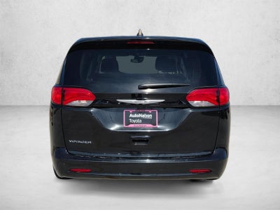2023 Chrysler Voyager LX FWD