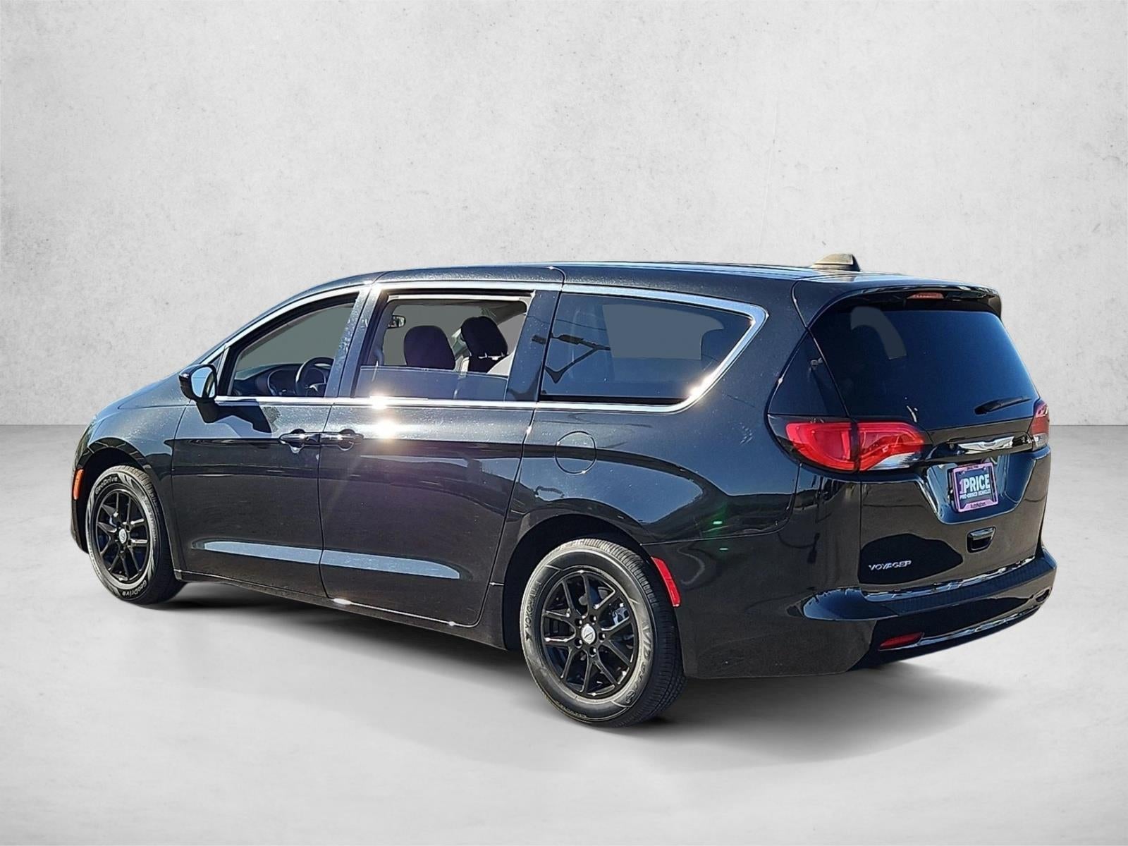 2023 Chrysler Voyager LX FWD