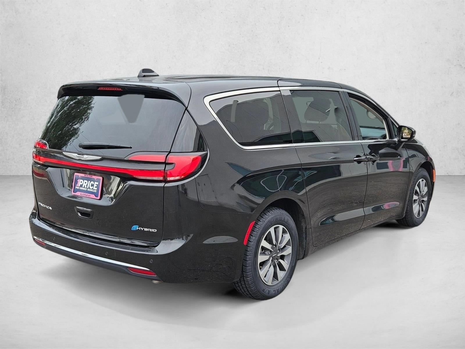 2024 Chrysler Pacifica Hybrid Select FWD
