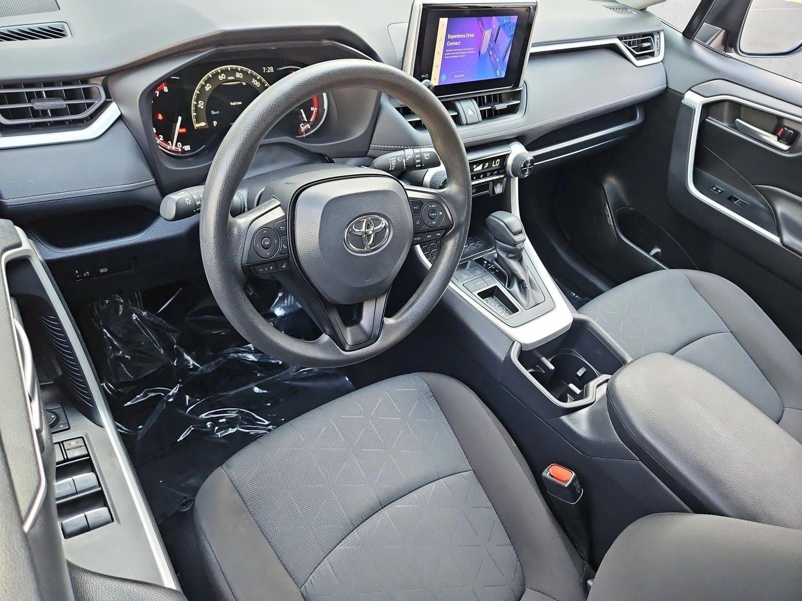 2025 Toyota RAV4 XLE FWD (GS)