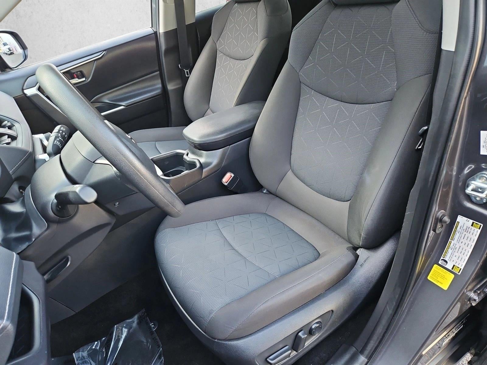 2025 Toyota RAV4 XLE FWD (GS)