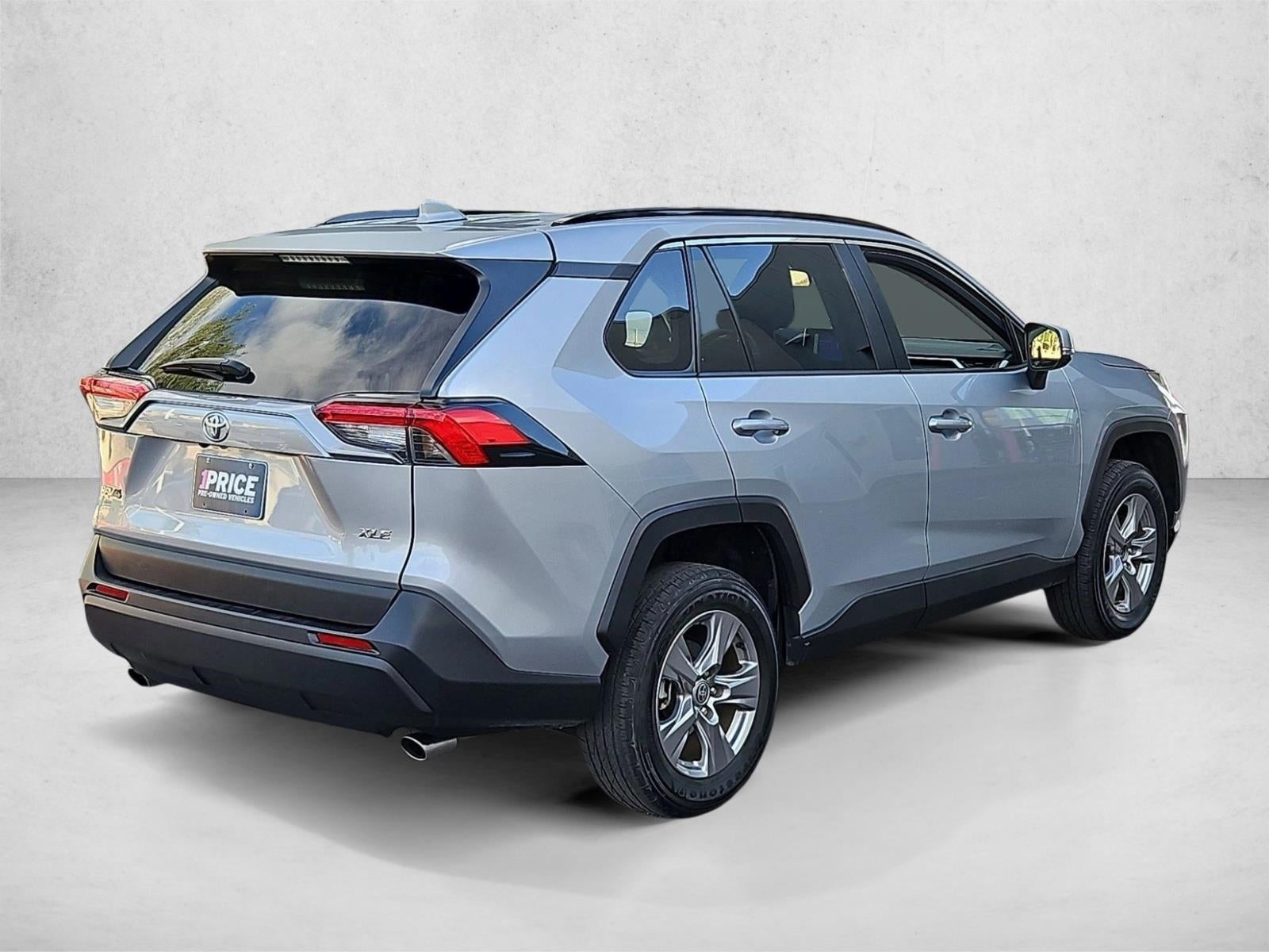 2025 Toyota RAV4 XLE FWD (GS)
