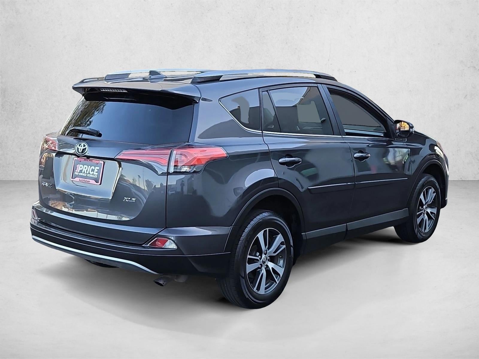 2017 Toyota RAV4 XLE FWD (Natl)