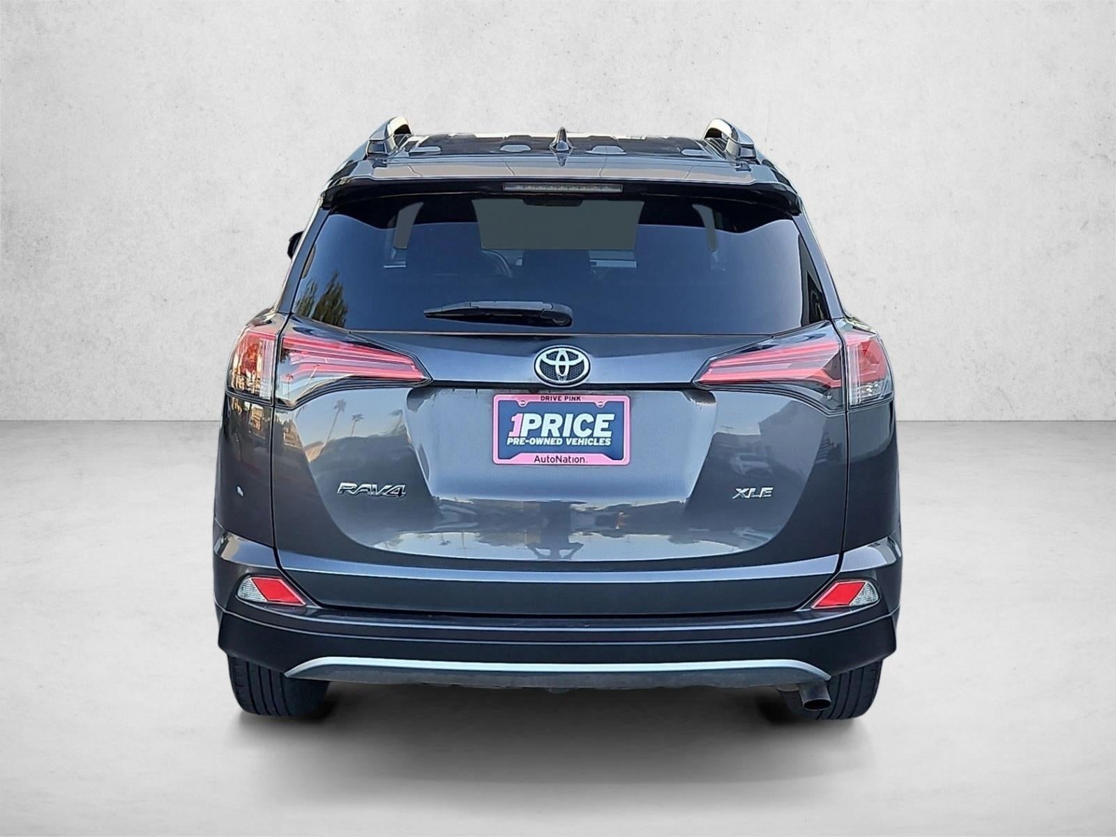 2017 Toyota RAV4 XLE FWD (Natl)