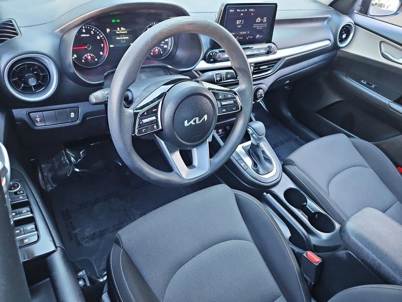 2024 Kia Forte LXS IVT