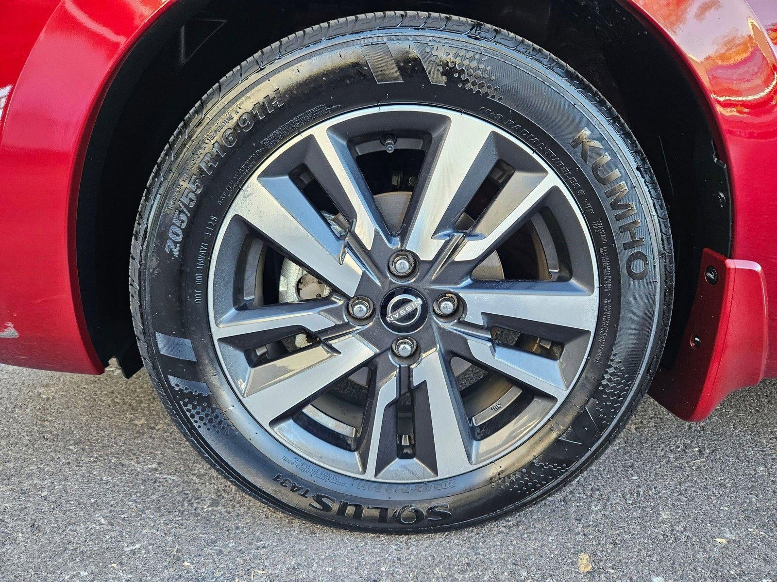 2025 Nissan Versa SV CVT