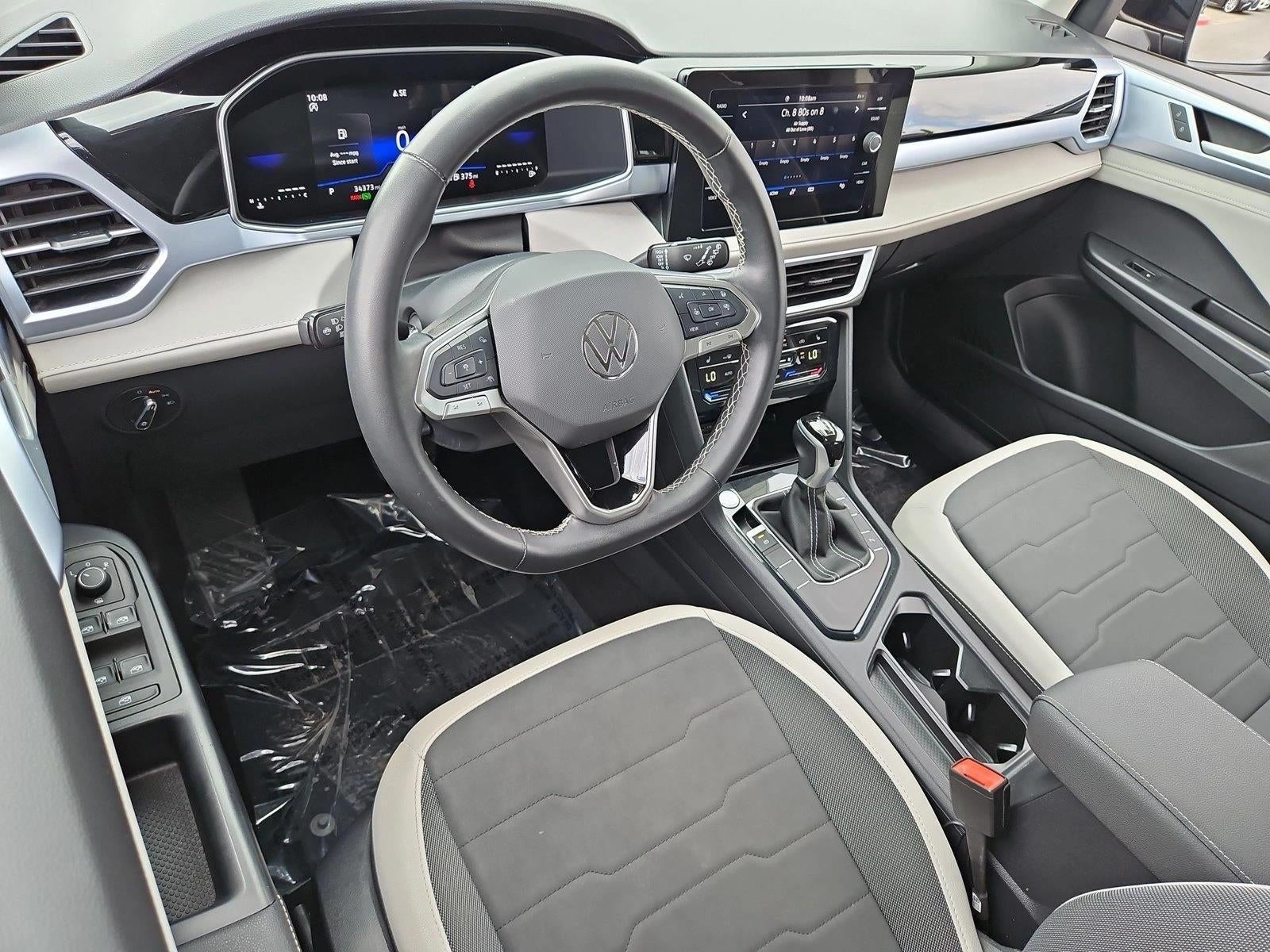 2025 Volkswagen Taos SE FWD