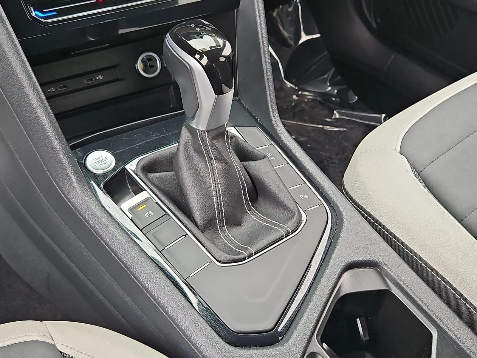 2025 Volkswagen Taos SE FWD