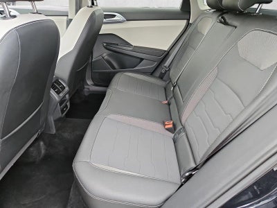 2025 Volkswagen Taos SE FWD
