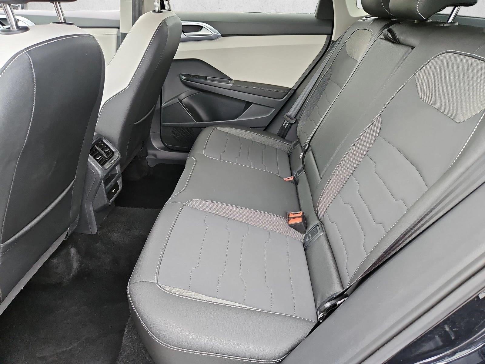 2025 Volkswagen Taos SE FWD
