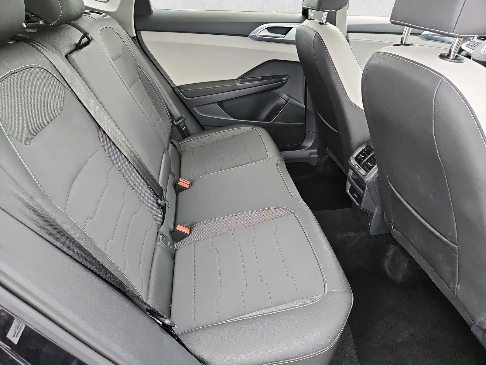 2025 Volkswagen Taos SE FWD