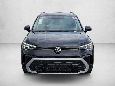 2025 Volkswagen Taos SE FWD