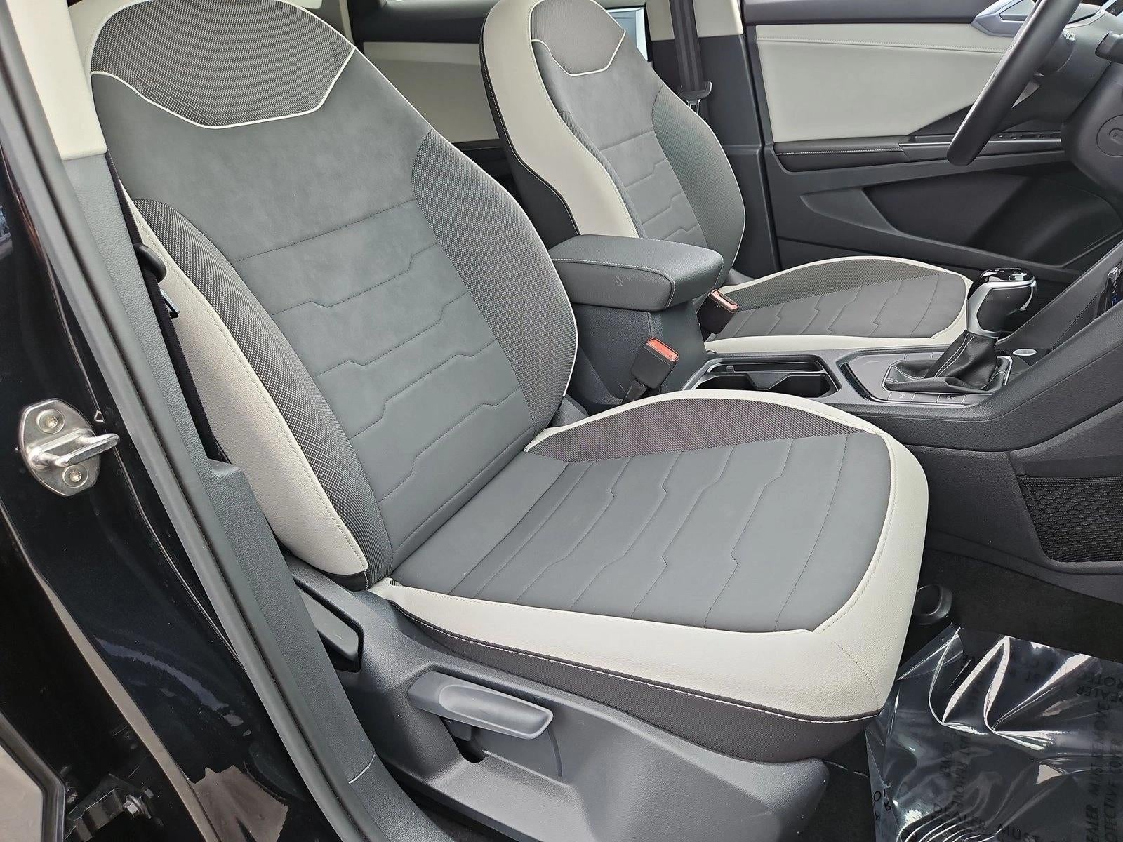 2025 Volkswagen Taos SE FWD