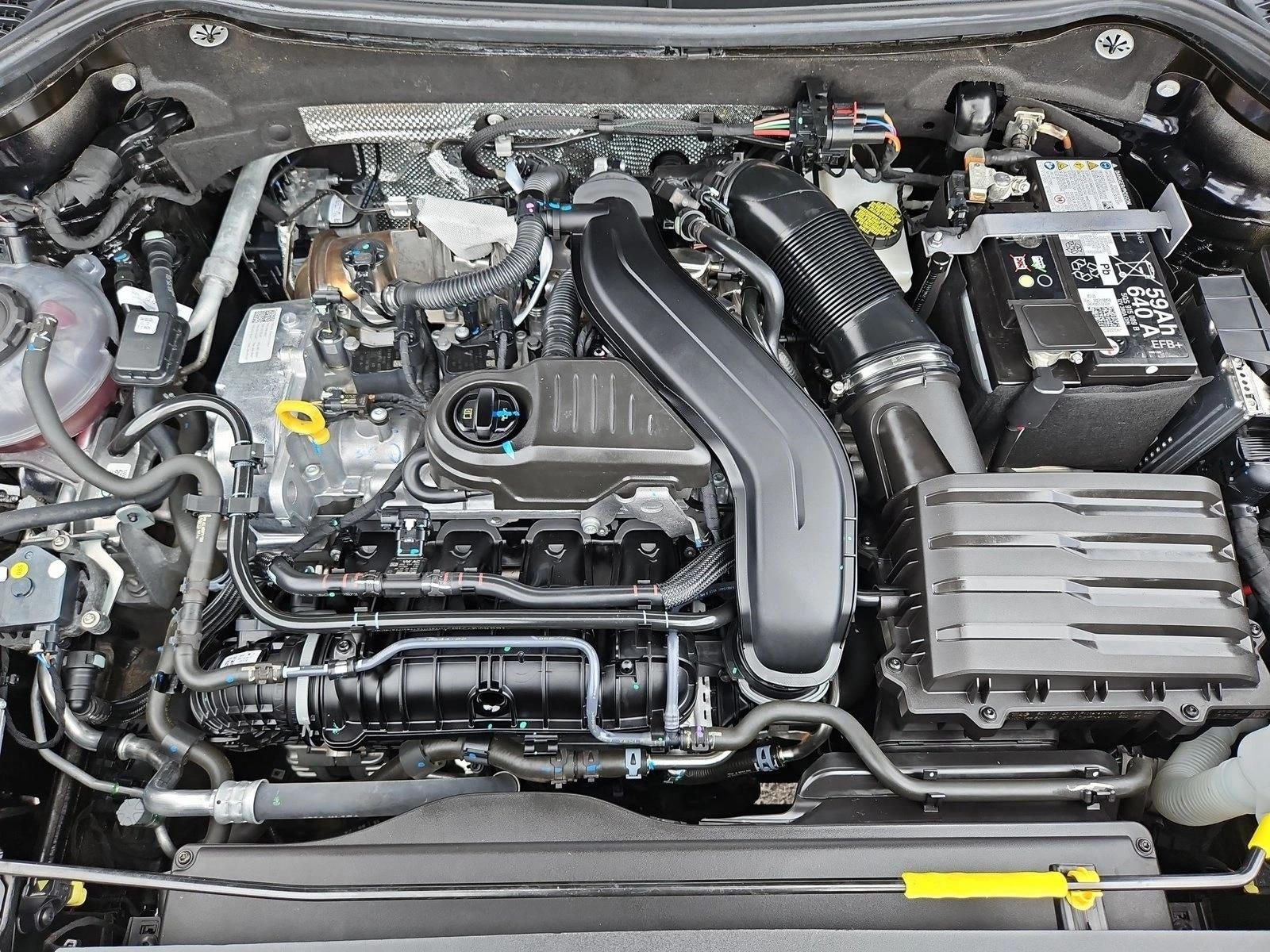 2025 Volkswagen Taos SE FWD