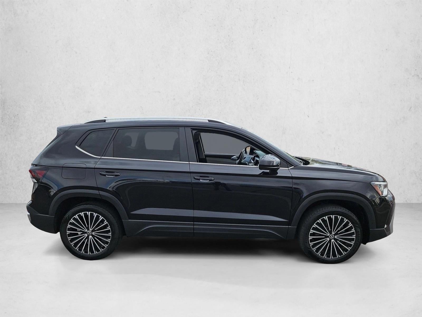2025 Volkswagen Taos SE FWD