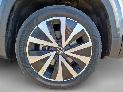 2024 Volkswagen Taos SE FWD