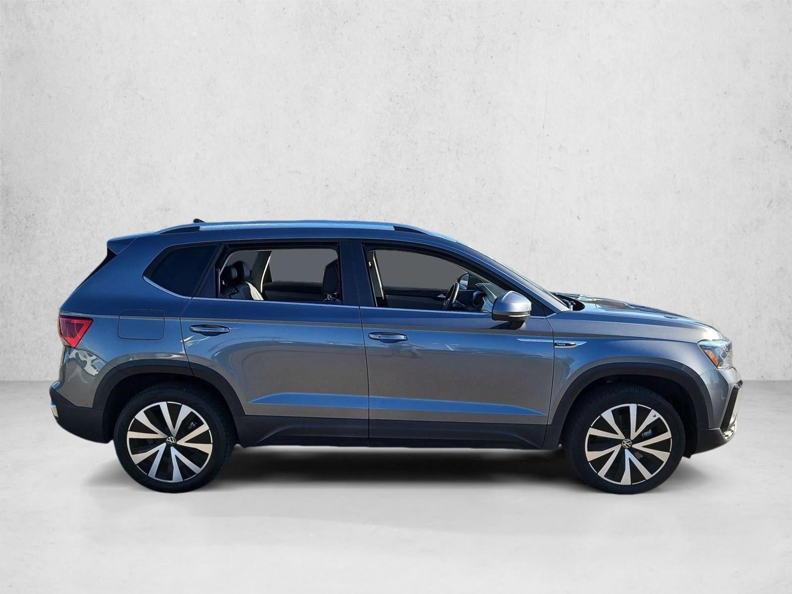2024 Volkswagen Taos SE FWD