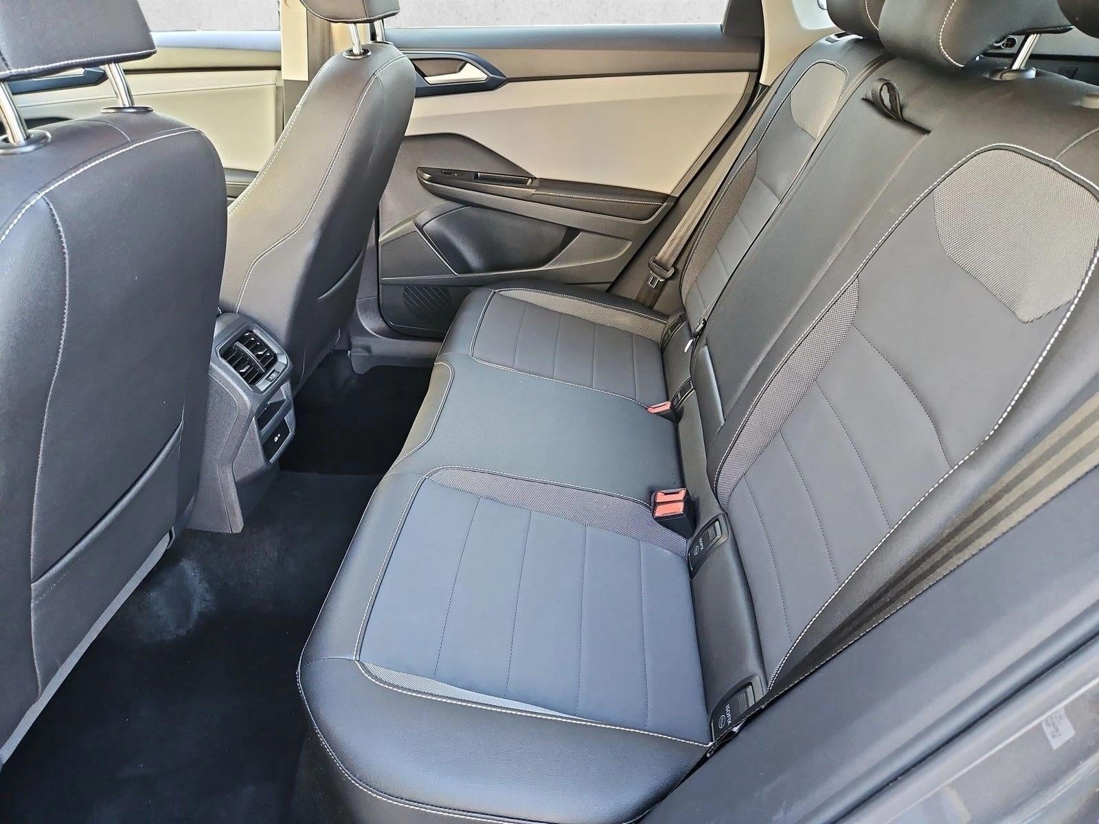 2024 Volkswagen Taos SE FWD