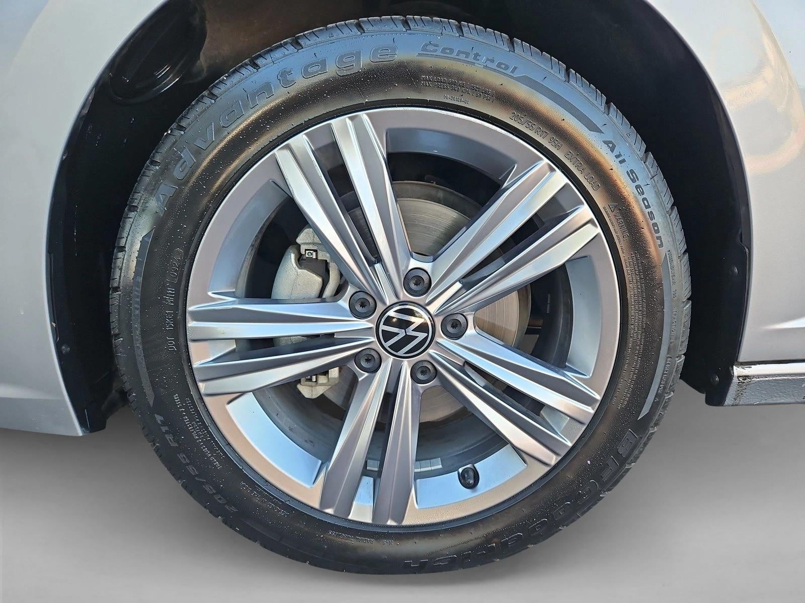 2022 Volkswagen Jetta SE Auto
