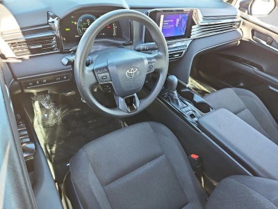 2025 Toyota Camry LE (SE)
