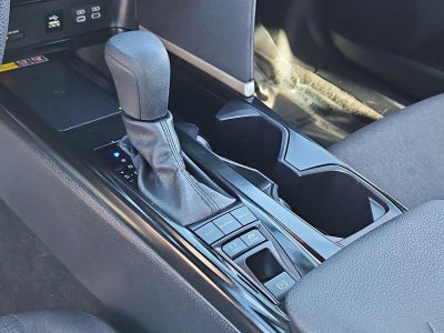 2025 Toyota Camry LE (SE)