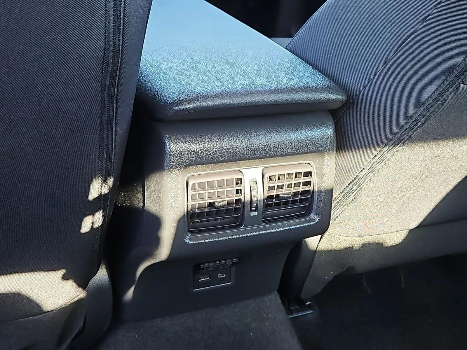 2025 Toyota Camry LE (SE)