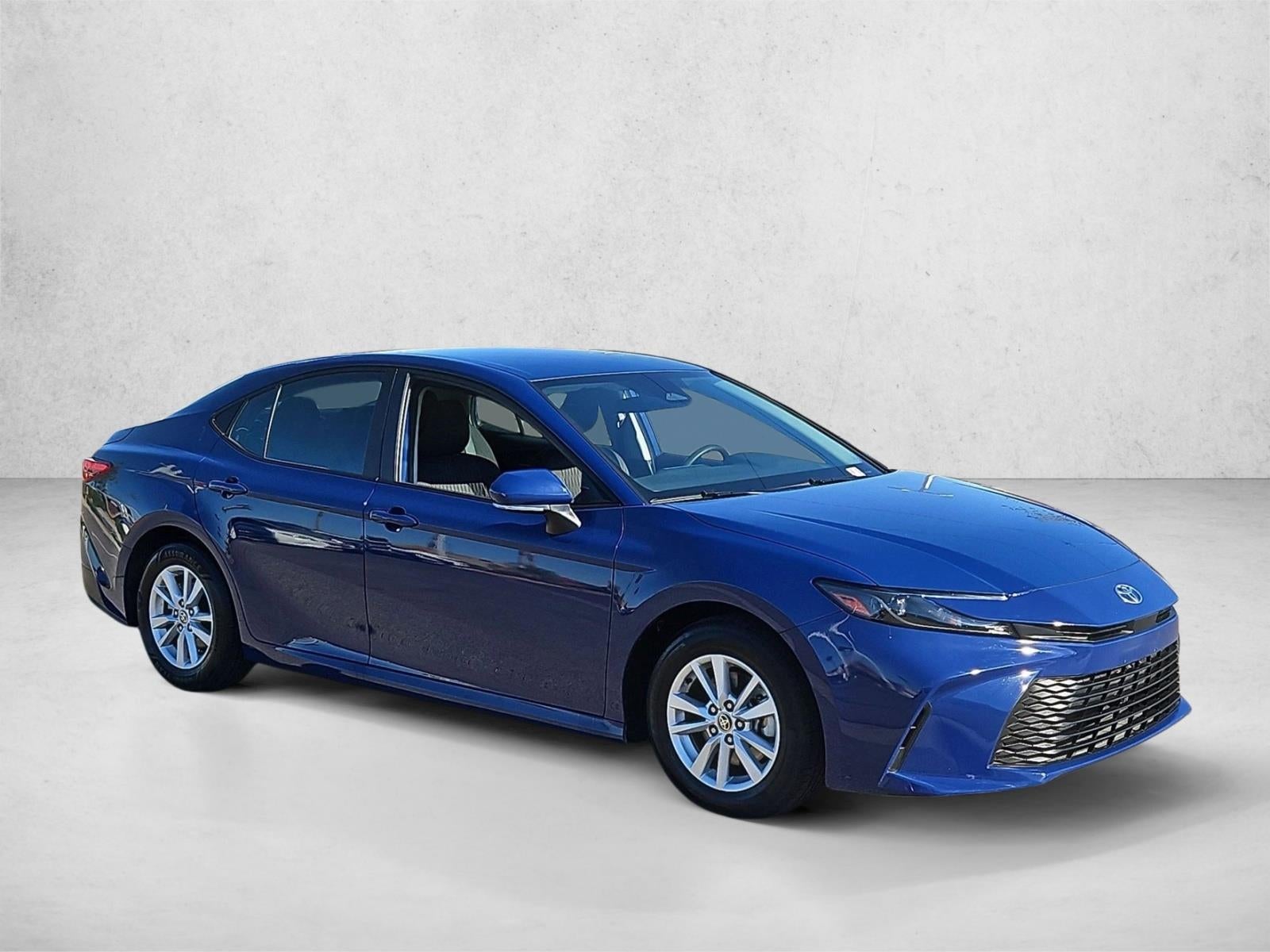 2025 Toyota Camry LE (SE)