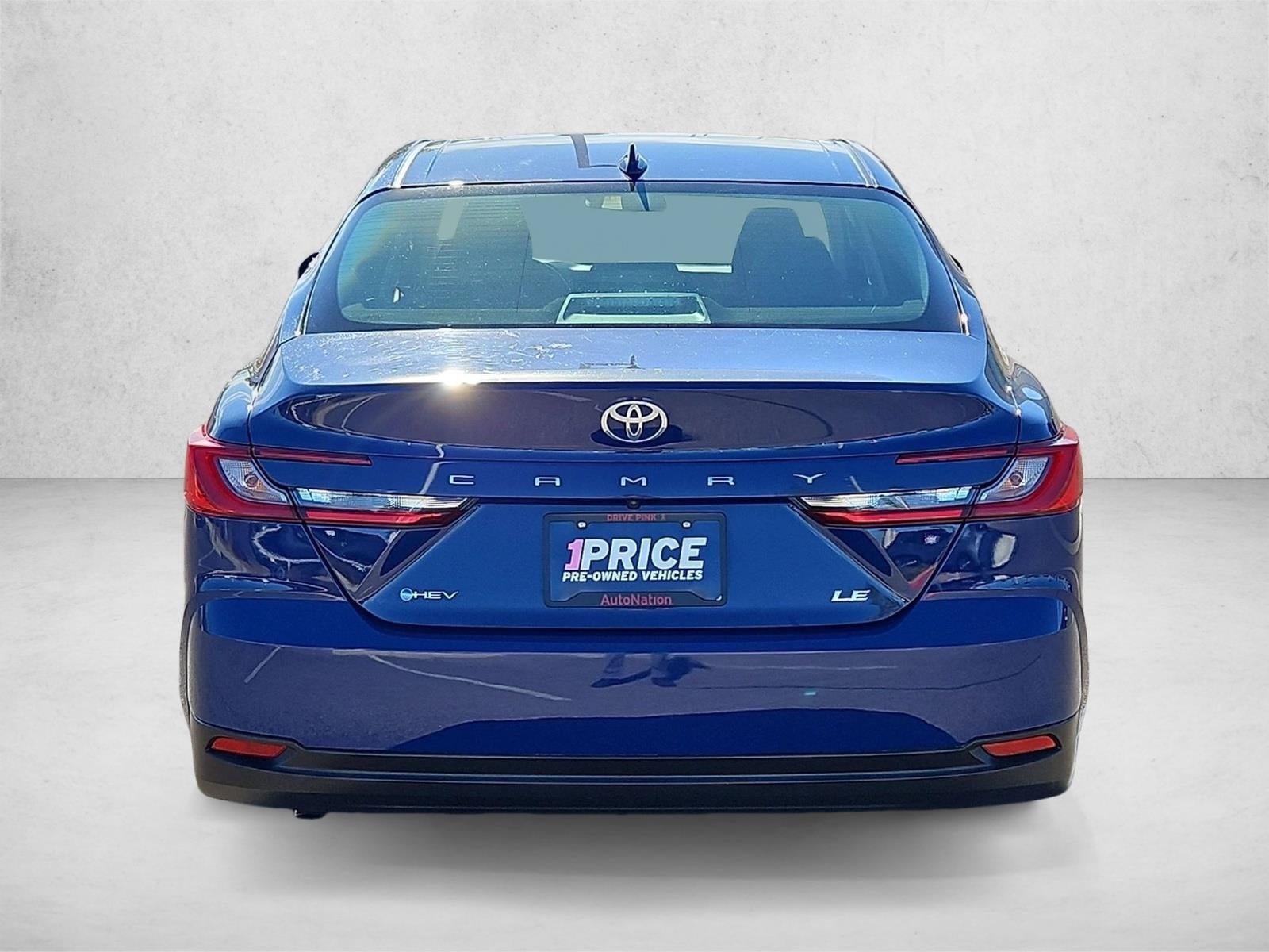 2025 Toyota Camry LE (SE)
