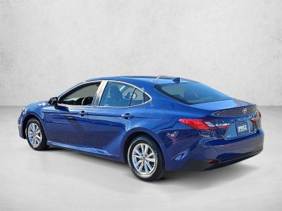 2025 Toyota Camry LE (SE)