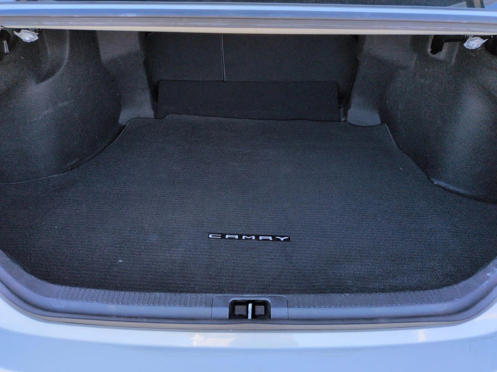 2022 Toyota Camry SE Auto (Natl)