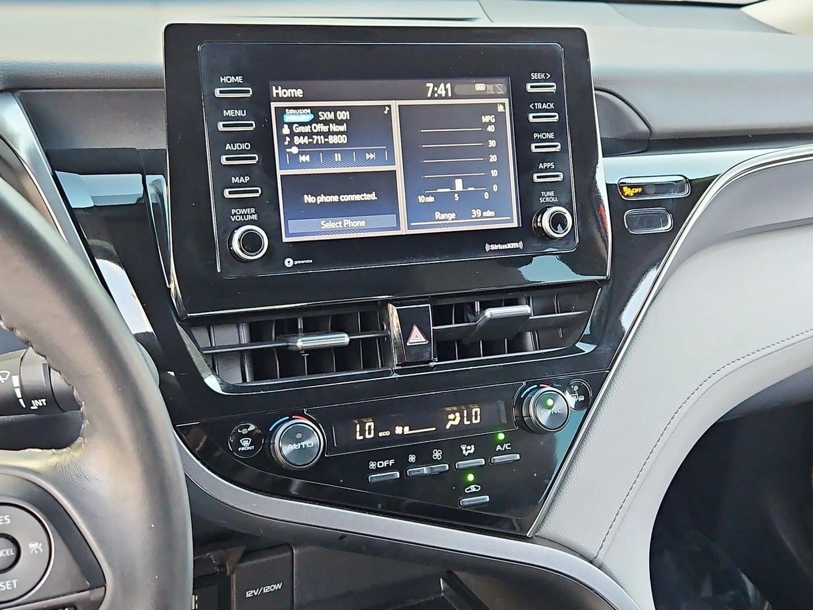 2024 Toyota Camry SE Auto (SE)