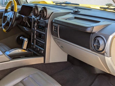 2004 HUMMER H2 Base