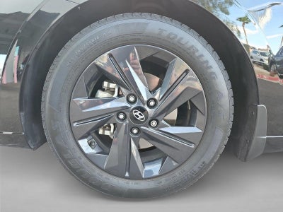 2022 Hyundai ELANTRA SEL IVT