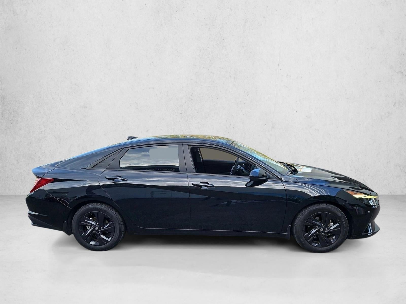 2022 Hyundai ELANTRA SEL IVT