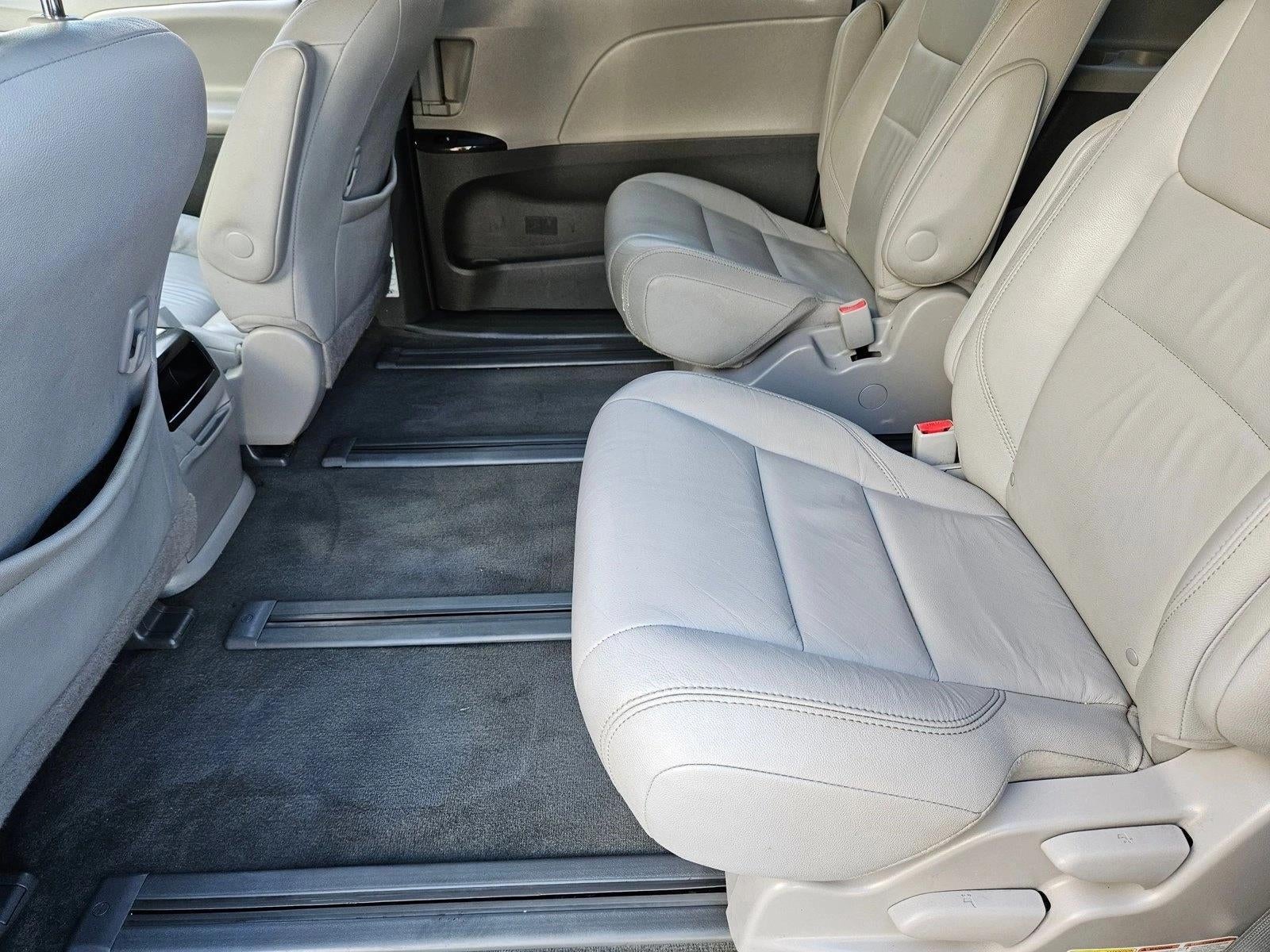 2016 Toyota Sienna 5dr 7-Pass Van XLE AWD (Natl)