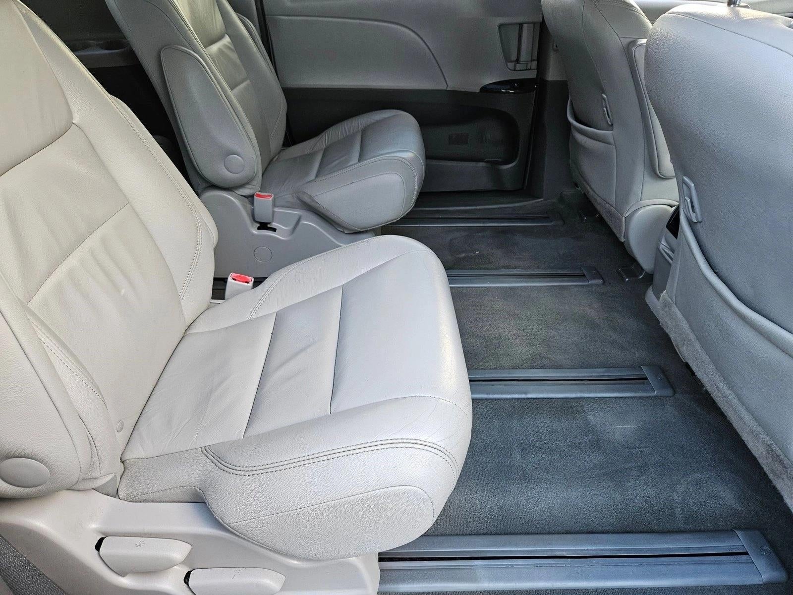 2016 Toyota Sienna 5dr 7-Pass Van XLE AWD (Natl)