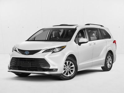 2022 Toyota Sienna XLE FWD 8-Passenger (Natl)