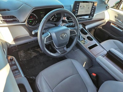 2022 Toyota Sienna XLE FWD 8-Passenger (Natl)