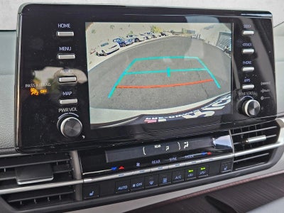 2022 Toyota Sienna XLE FWD 8-Passenger (Natl)