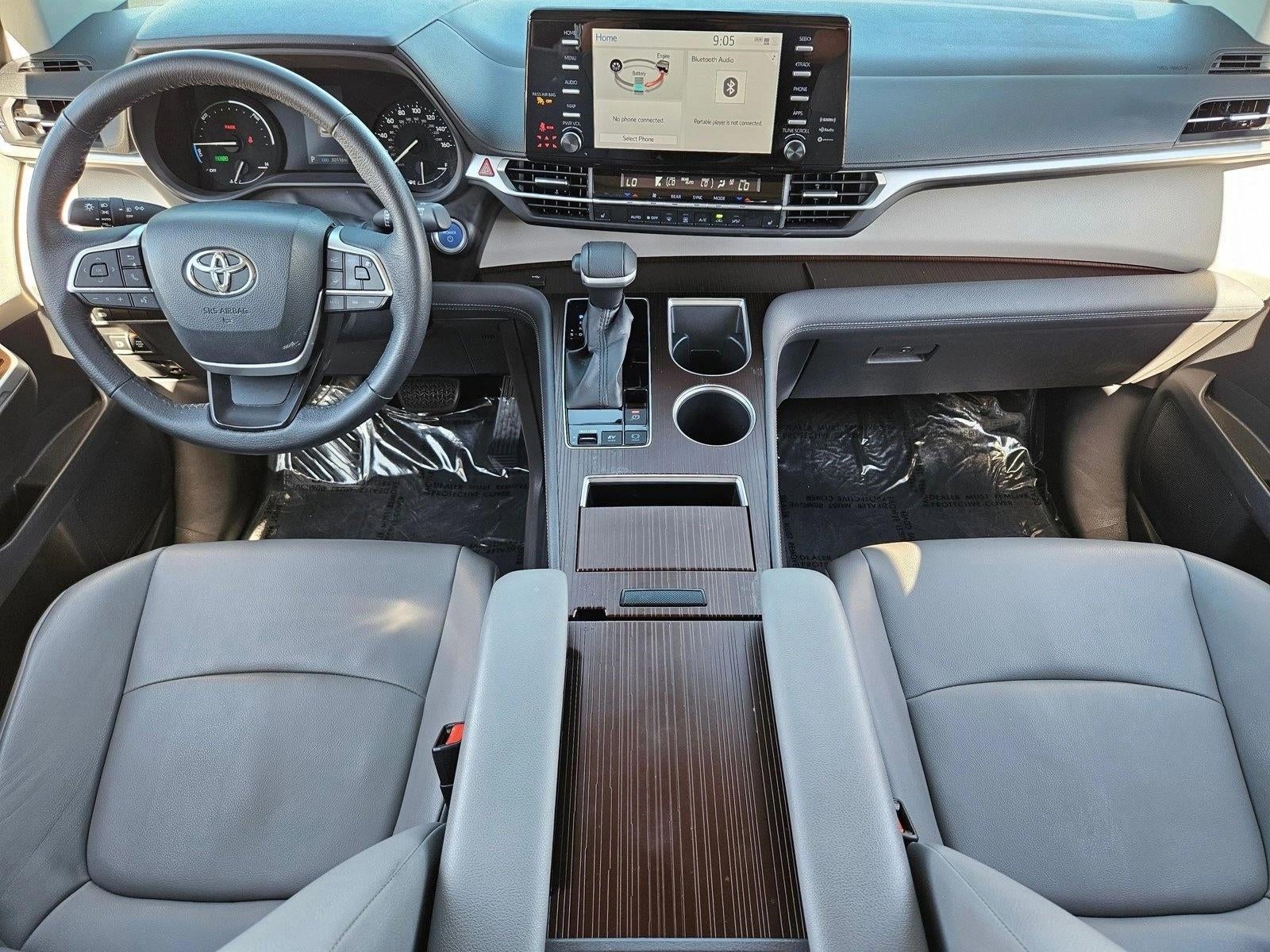 2022 Toyota Sienna XLE FWD 8-Passenger (Natl)
