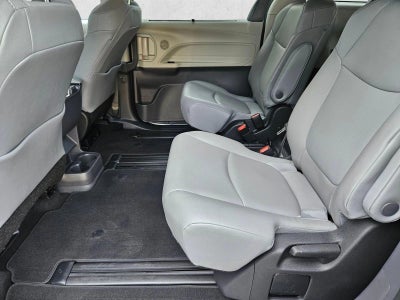 2022 Toyota Sienna XLE FWD 8-Passenger (Natl)